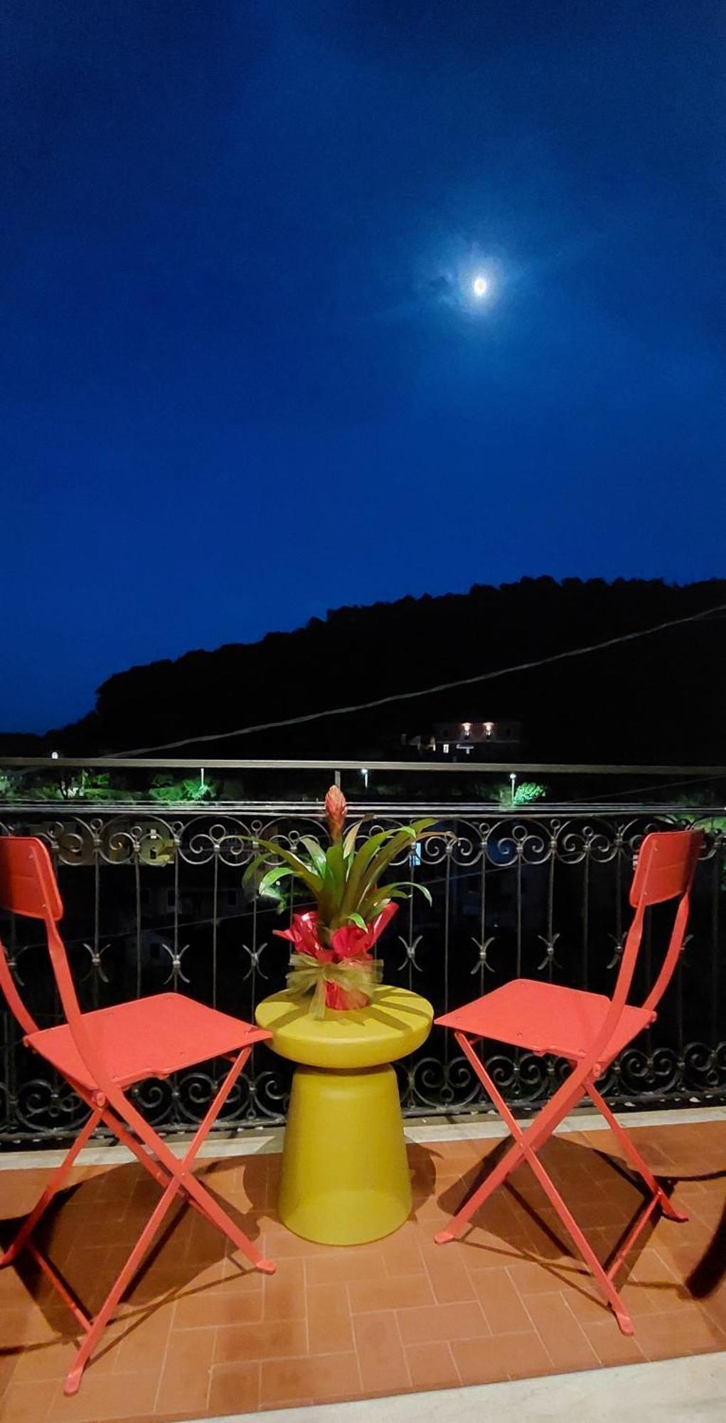 Moderno Appartamento Vista Mare, Con Parcheggio Privato Porto Venere Exterior foto